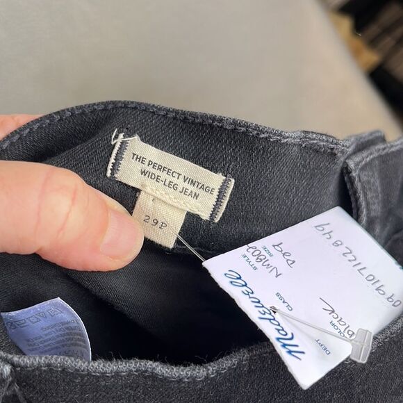 *NOT NWT* Madewell Perfect Vintage Wide Leg Womens Size 29 Petite Black Rinse - Picture 9 of 10